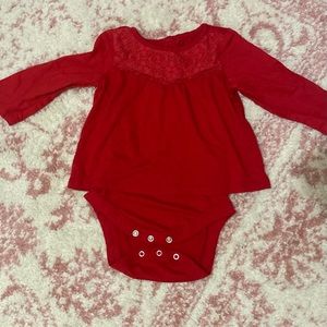 Beautiful RED BABY GAP embroidered long sleeve onesie 3-6 months